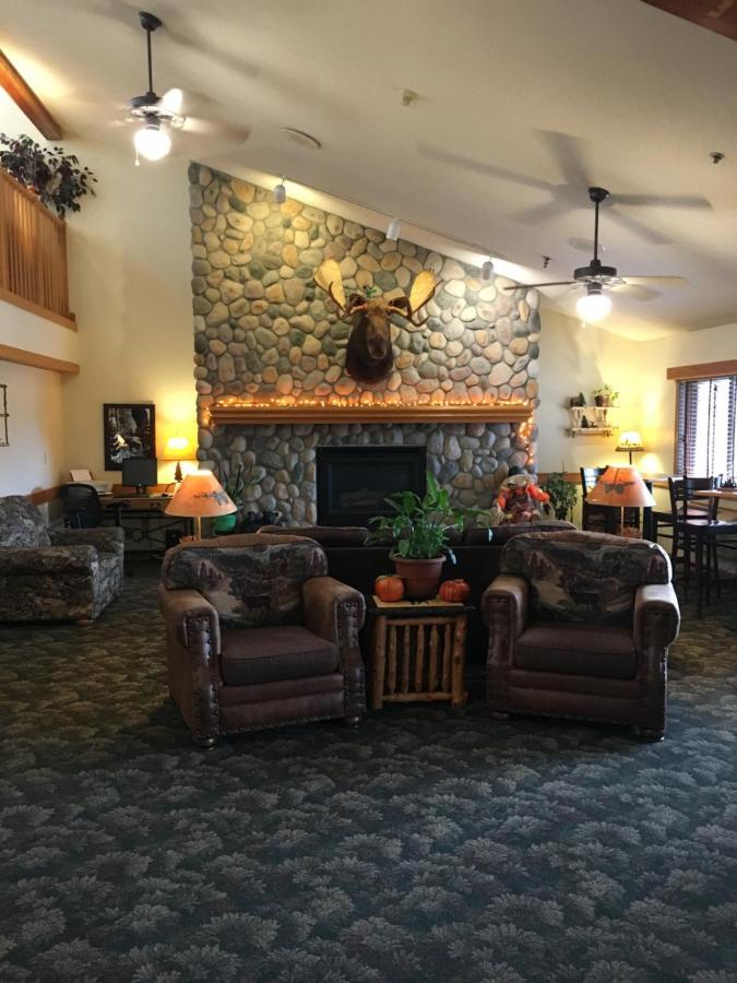 Moose Lake Lodge & Suites Exterior photo