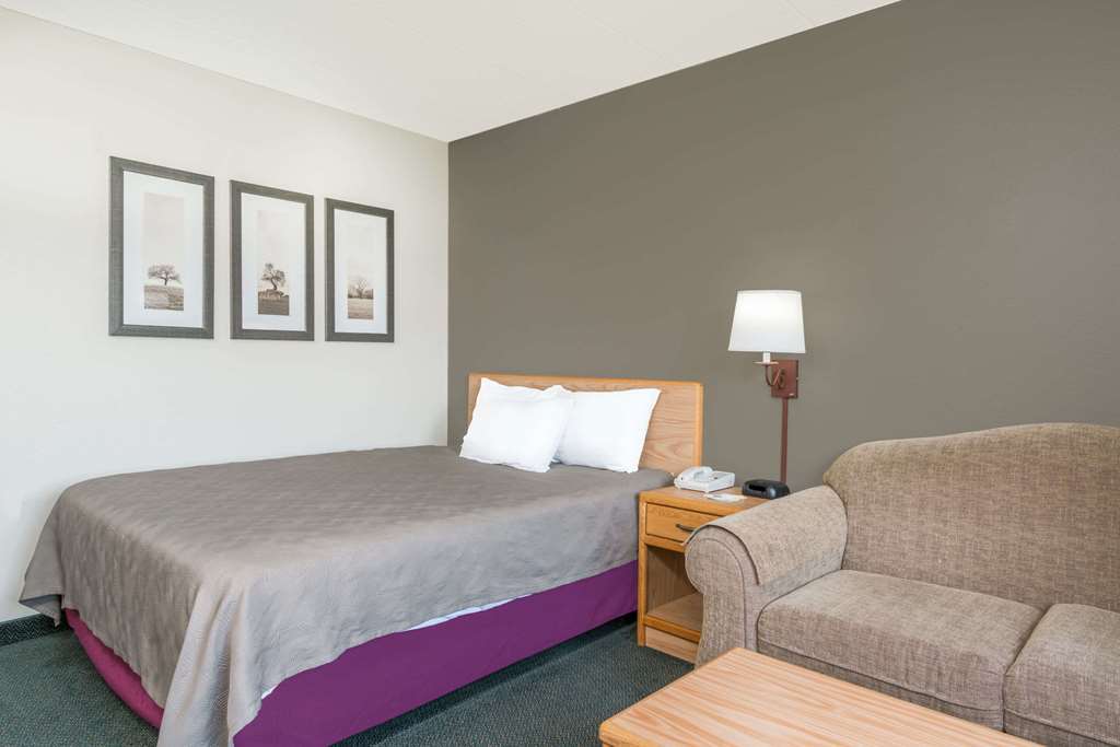 Moose Lake Lodge & Suites Room photo