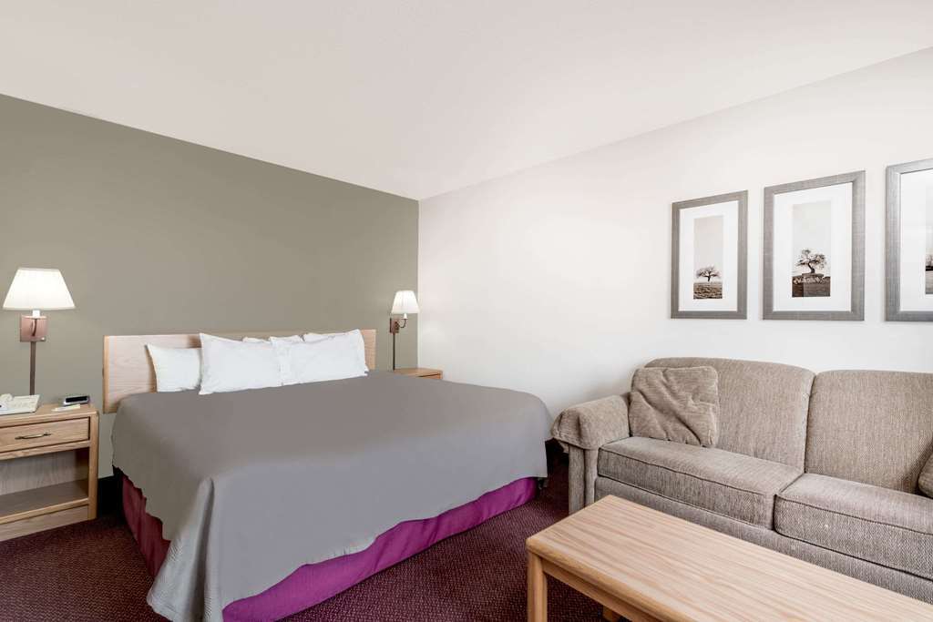 Moose Lake Lodge & Suites Room photo