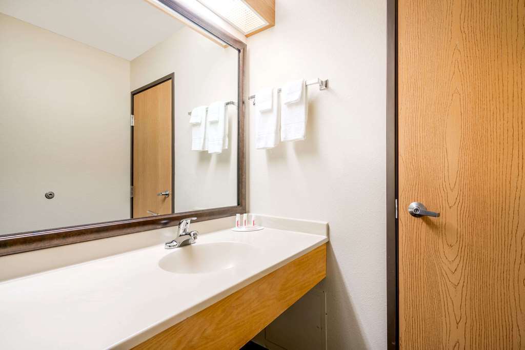 Moose Lake Lodge & Suites Room photo